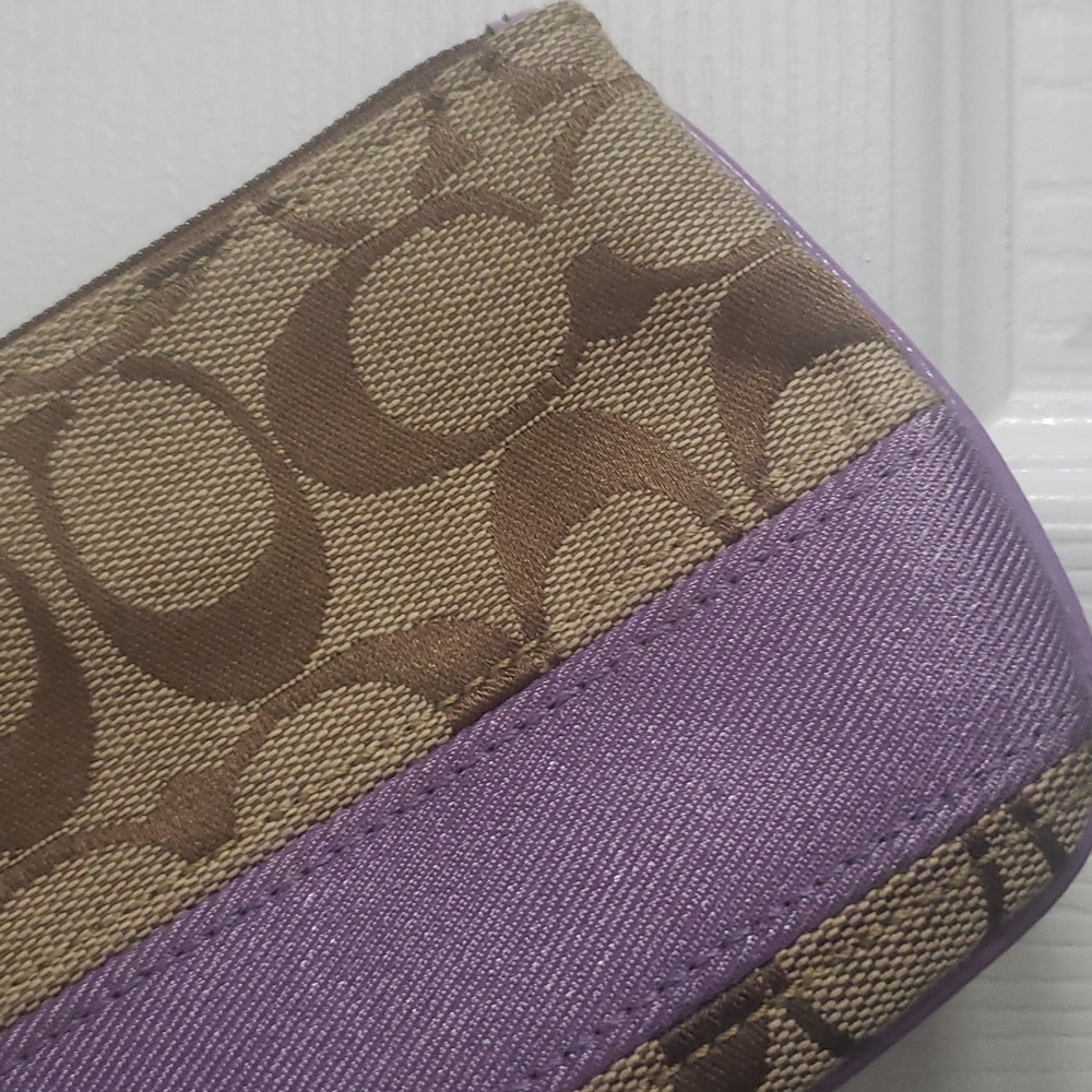 Coach Wristlet - Picture 4 of 5